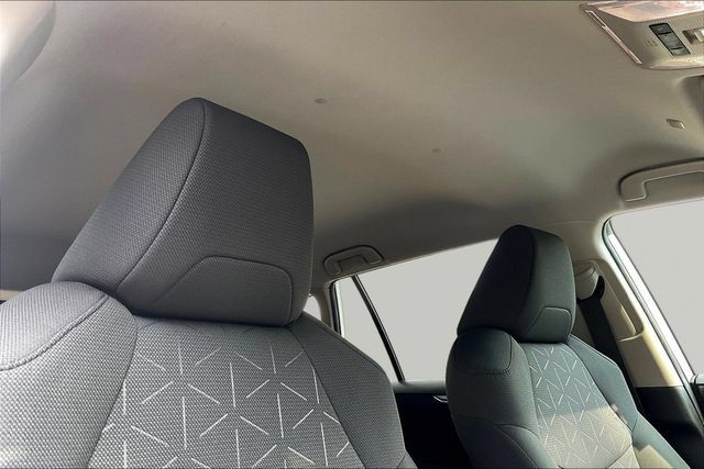 Used 2023 Toyota RAV4 XLE FWD image 29