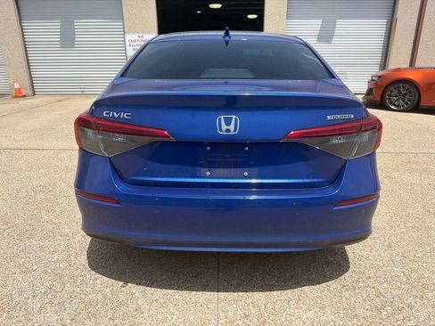 Used 2024 Honda Civic Touring image 4