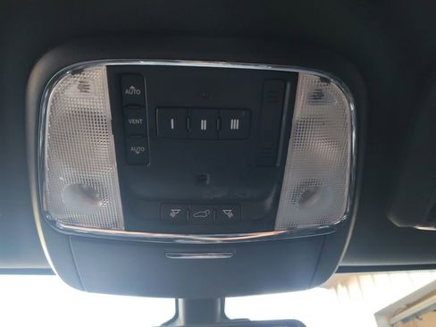 Used 2015 Jeep Grand Cherokee Altitude image 6