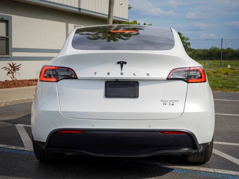 Used 2021 Tesla Model Y Long Range AWD/4WD image 4