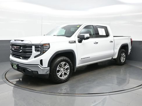 Used 2024 GMC Sierra 1500 SLT AWD/4WD image 2