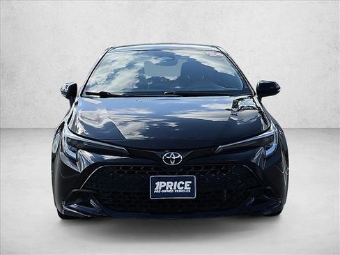 Used 2024 Toyota Corolla SE FWD image 2