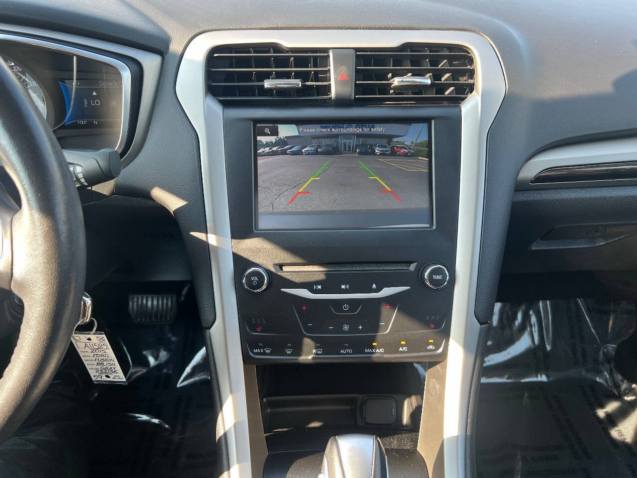 Used 2015 Ford Fusion SE w/ Equipment Group 202A FWD image 36