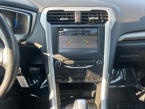 Used 2015 Ford Fusion SE w/ Equipment Group 202A FWD image 36