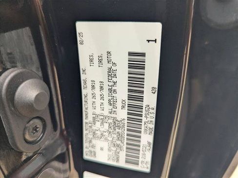 Used 2025 Toyota Tundra SR5 w/ SR5 Premium Package AWD/4WD image 23