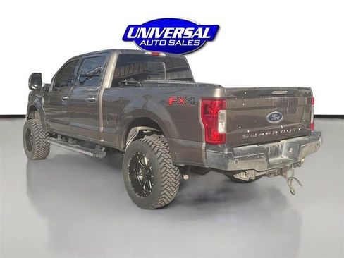 Used 2019 Ford F250 XLT w/ XLT Premium Package AWD/4WD image 7