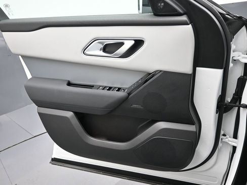 Used 2025 Land Rover Range Rover Velar S image 15