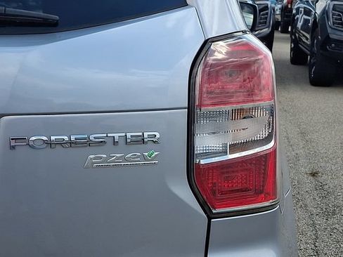 Used 2015 Subaru Forester 2.5i Limited AWD/4WD image 11