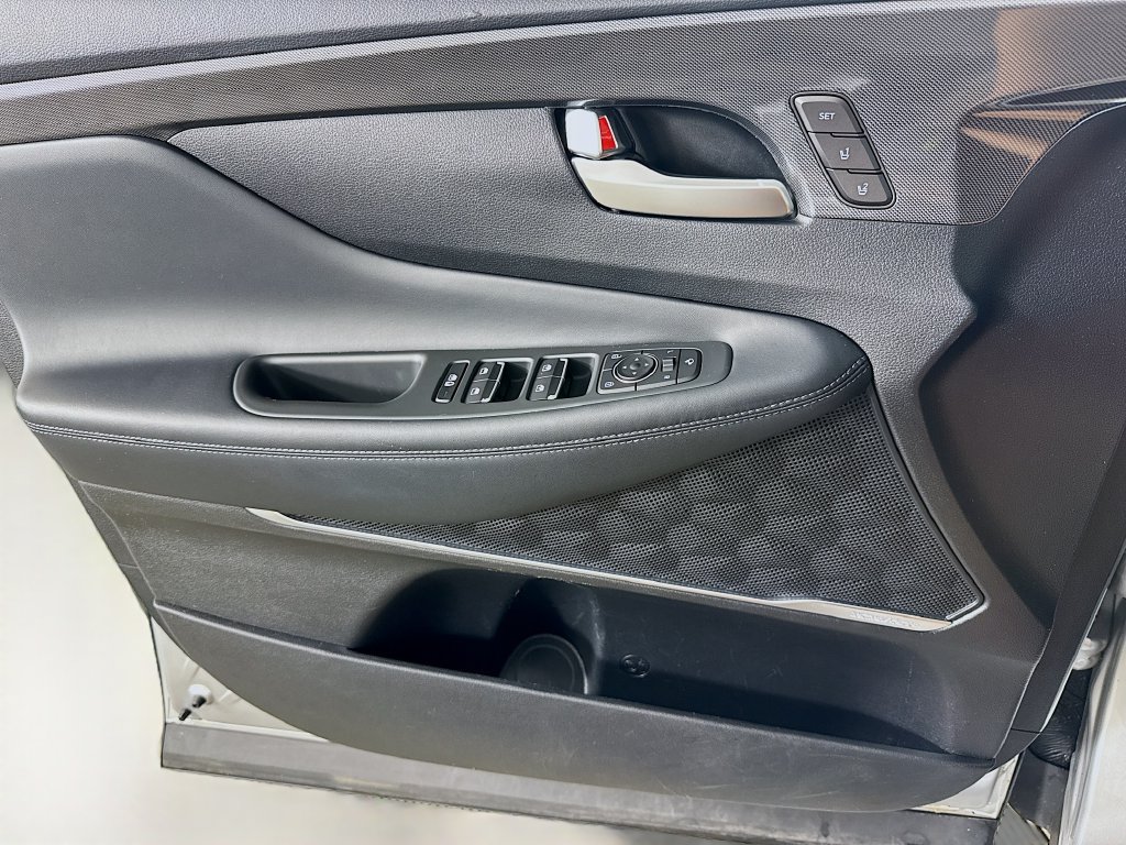 Used 2021 Hyundai Santa Fe Limited AWD/4WD image 13