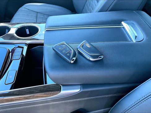 Used 2025 Cadillac Escalade Sport Platinum w/ LPO, ONYX Package image 10