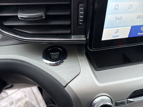 Used 2022 Ford Explorer XLT w/ Equipment Group 202A image 23