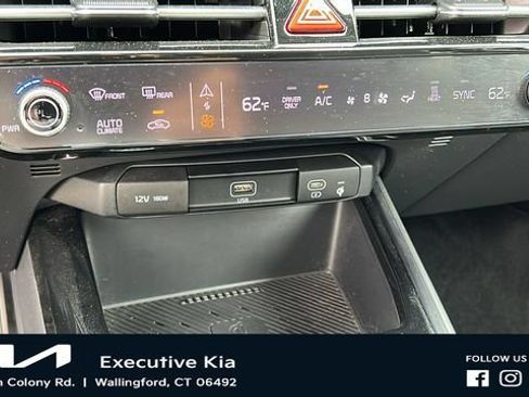 Certified 2023 Kia Niro Wind w/ Wind Preserve Package FWD image 18
