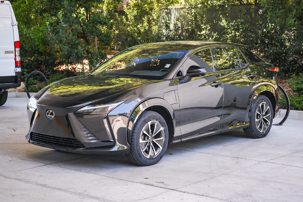 Used 2024 Lexus RZ 300e Premium FWD image 3