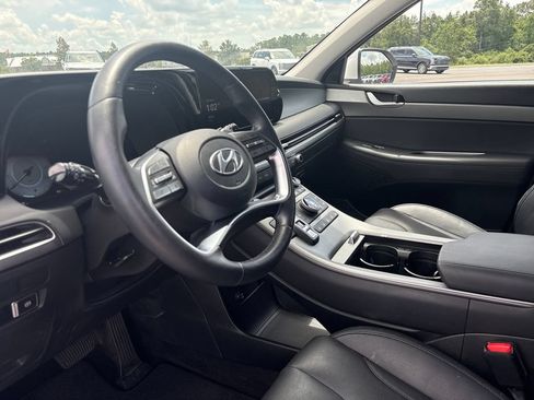 Used 2023 Hyundai Palisade SEL w/ Premium Package FWD image 5
