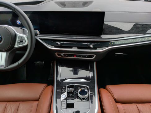 Used 2025 BMW X5 xDrive40i w/ Executive Package image 35