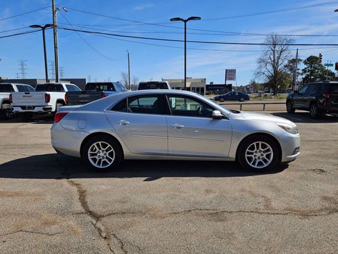 Used 2015 Chevrolet Malibu LT w/ Power Convenience Package image 6