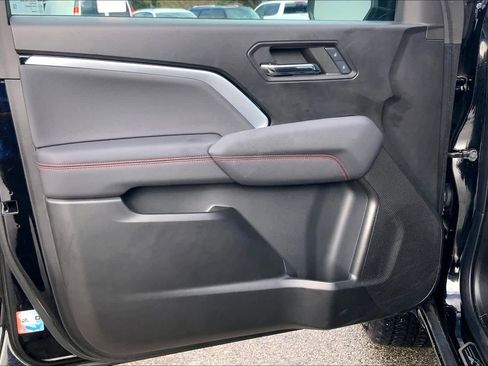 Certified 2024 Chevrolet Colorado Z71 w/ LPO, Dark Essentials Package image 21