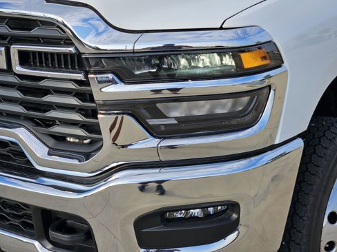 New 2025 RAM 3500 Tradesman w/ Chrome Appearance Group AWD/4WD image 9