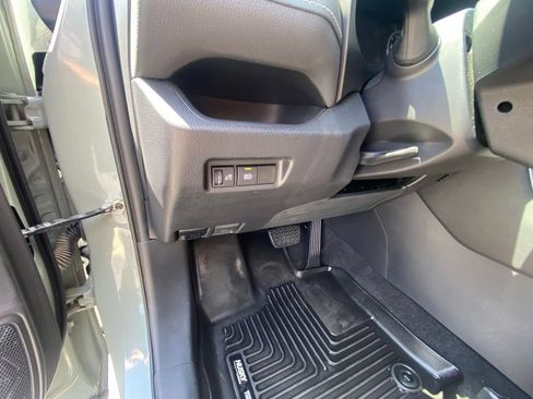 Used 2020 Toyota RAV4 XLE FWD image 12