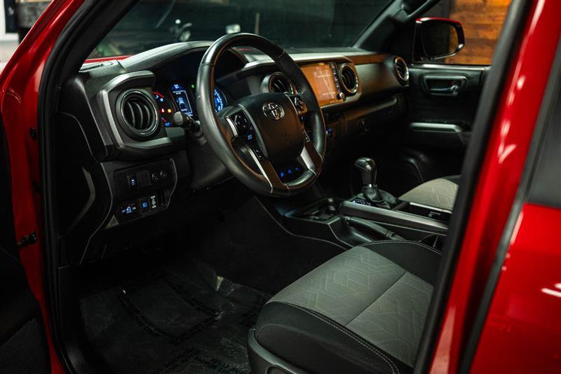 Used 2023 Toyota Tacoma TRD Off-Road w/ Technology Package AWD/4WD image 8