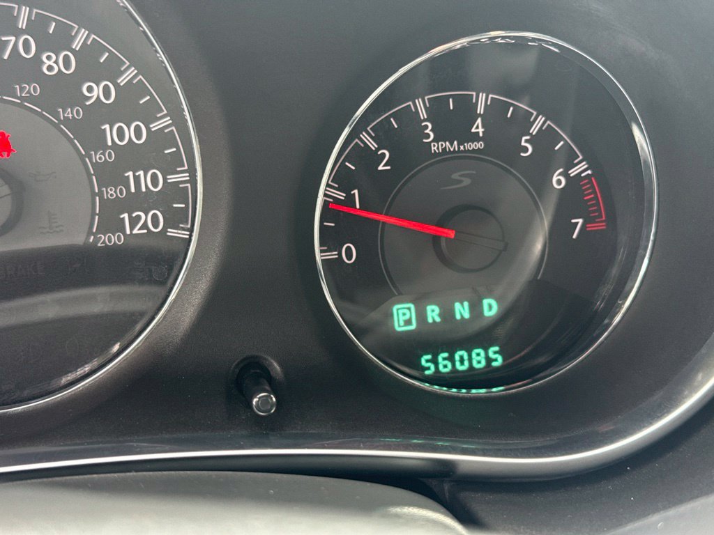 Used 2011 Chrysler 200 S FWD image 17