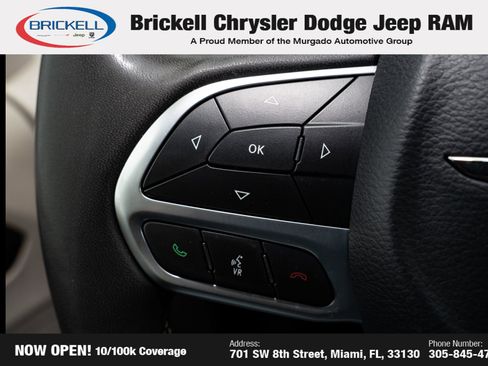 Used 2024 Chrysler Pacifica Touring-L FWD image 28