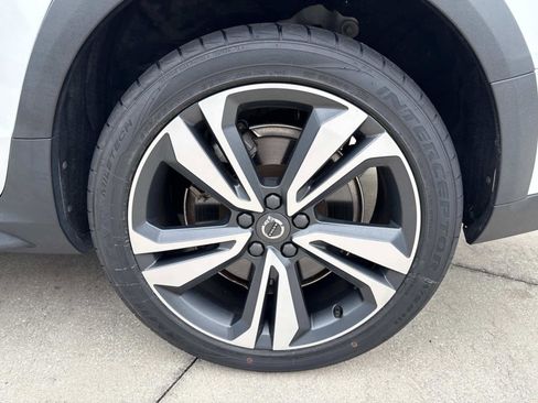 Used 2023 Volvo V60 B5 Cross Country Plus image 30