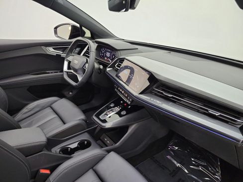 Used 2024 Audi Q4 e-tron Premium Plus w/ Premium Plus AWD/4WD image 30