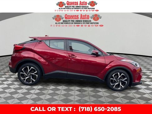 Used 2018 Toyota C-HR XLE FWD image 8