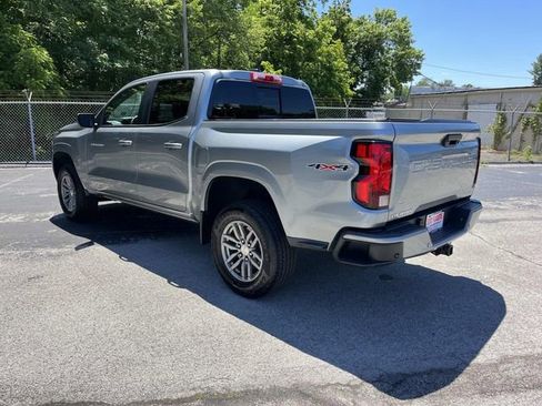 Used 2023 Chevrolet Colorado LT w/ LT Convenience Package II AWD/4WD image 5