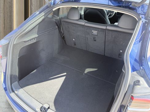 Used 2023 Tesla Model Y Performance image 13