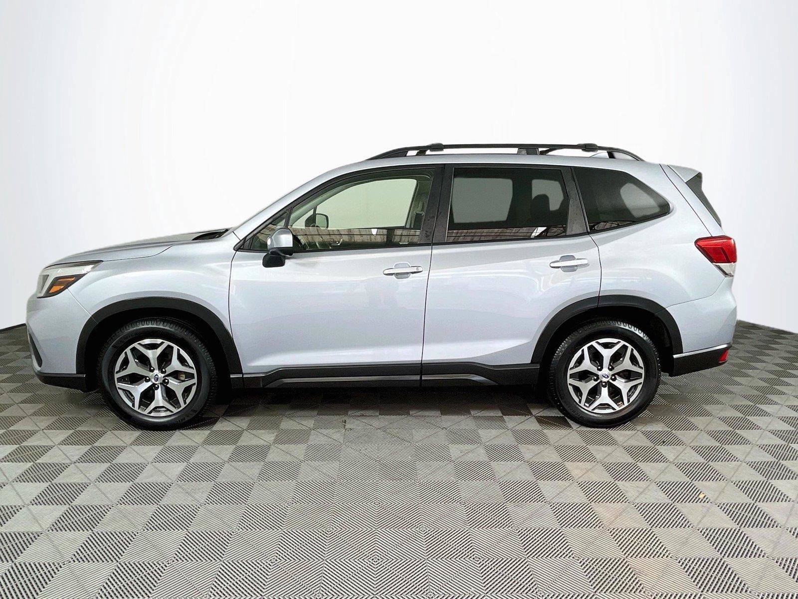 Used 2020 Subaru Forester Premium AWD/4WD image 4