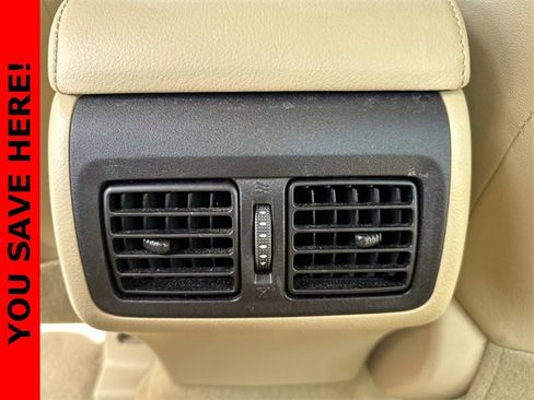 Used 2015 Toyota Camry XLE image 16