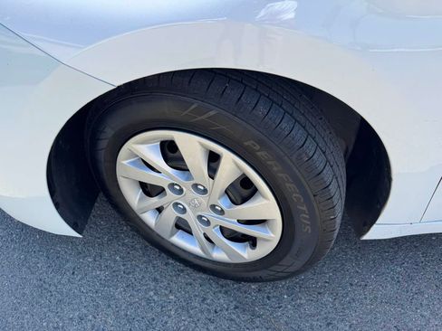 Used 2019 Hyundai Elantra SE w/ Cargo Package FWD image 30