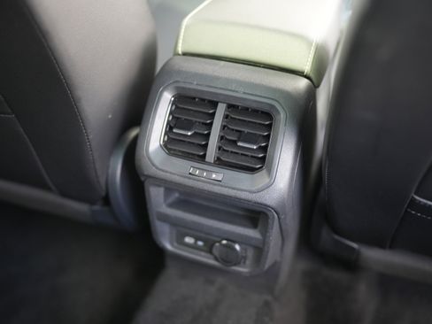 Certified 2022 Volkswagen Tiguan SE R-Line image 31