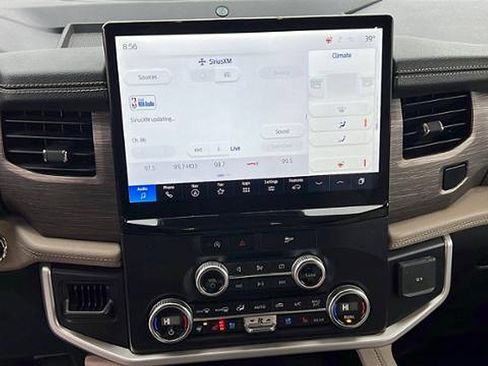 Used 2024 Ford Expedition Limited image 23