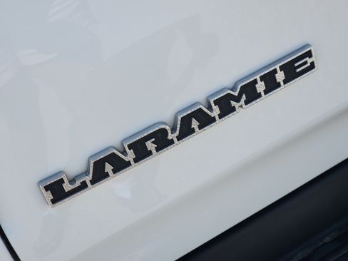Used 2024 RAM 1500 Laramie AWD/4WD image 14