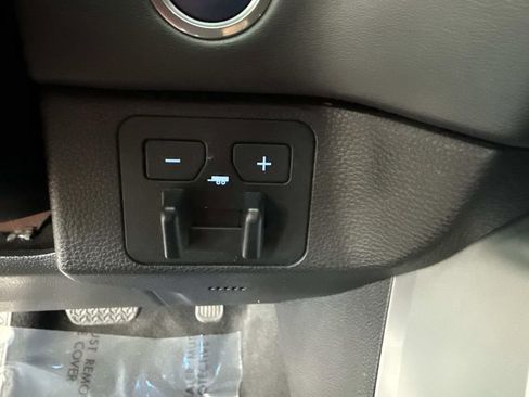 Used 2024 Toyota Sequoia Platinum image 40