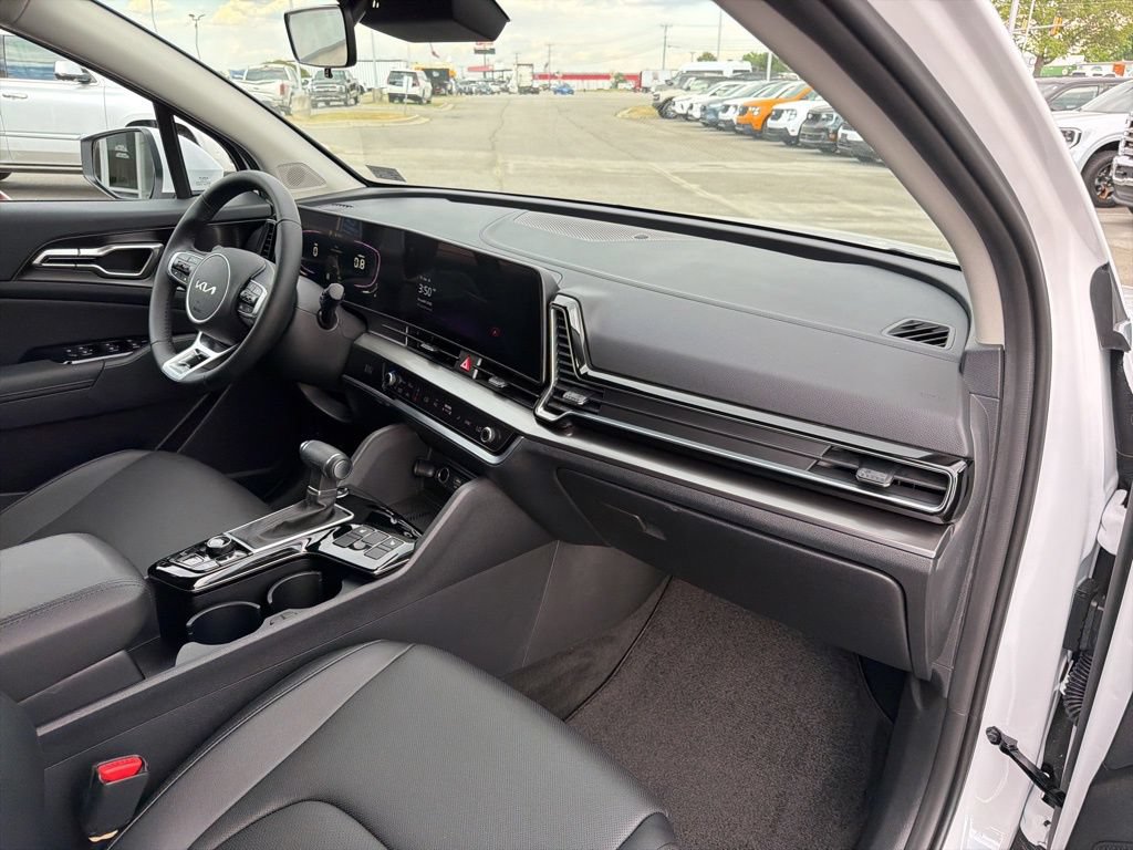 Used 2025 Kia Sportage EX FWD image 23