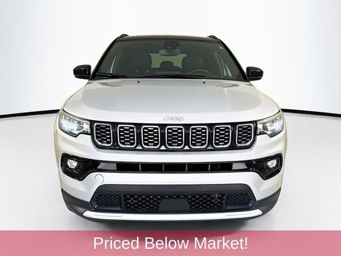 Used 2025 Jeep Compass Limited AWD/4WD image 2