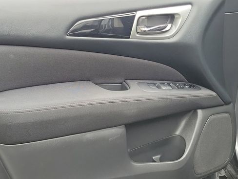 Used 2017 Nissan Pathfinder S FWD image 20