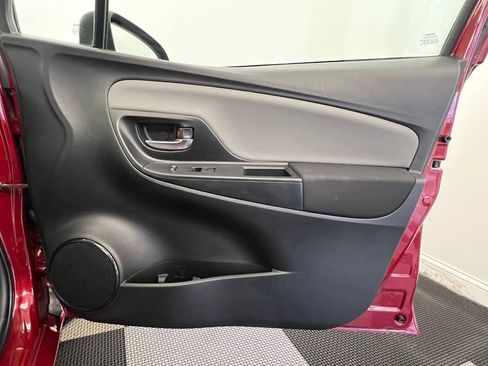 Used 2018 Toyota Yaris LE image 11