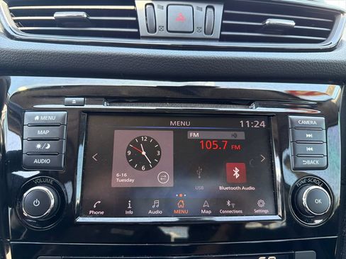 Used 2019 Nissan Rogue SV w/ Premium Package FWD image 40