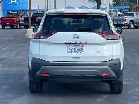 Used 2021 Nissan Rogue SV image 5
