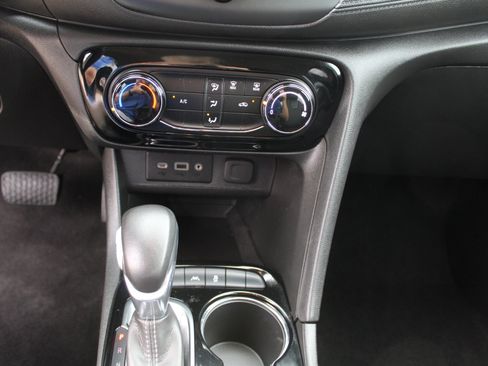 Used 2023 Buick Encore GX Preferred image 38