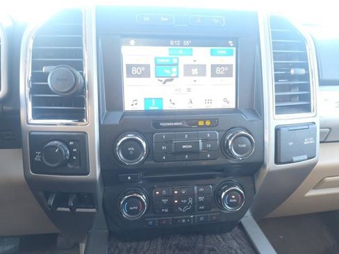 Used 2018 Ford F250 Lariat w/ Chrome Package image 19