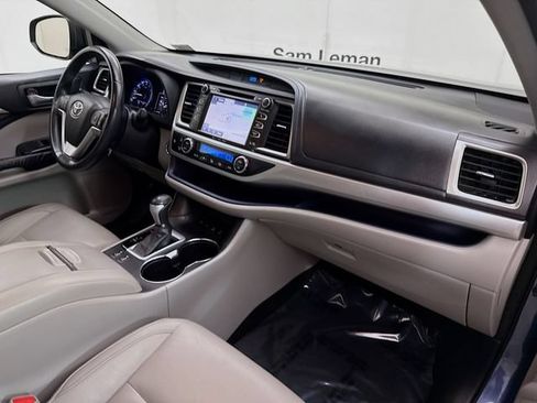 Used 2016 Toyota Highlander XLE AWD/4WD image 31