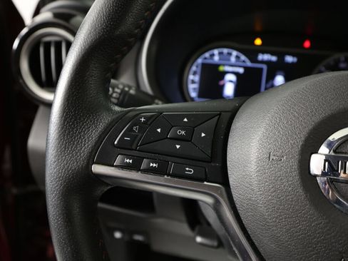 Used 2019 Nissan Kicks SR w/ SR Premium Package FWD image 31