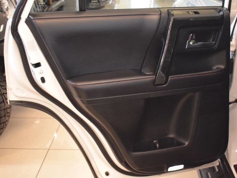 Used 2018 Toyota 4Runner TRD Off-Road Premium image 99