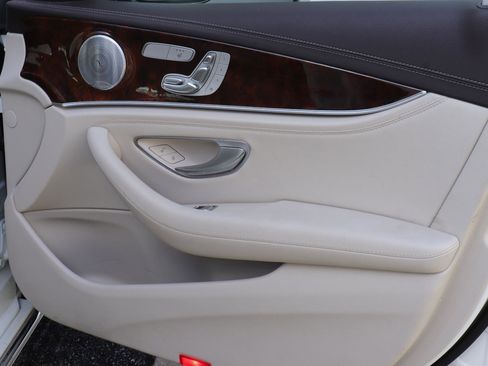 Used 2018 Mercedes-Benz E 300 image 16